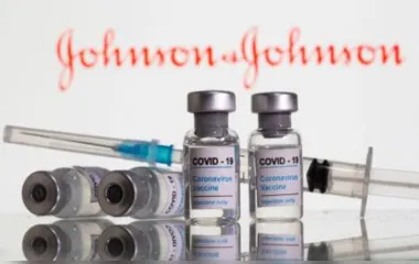 Vacina: Governo assina contrato com Pfizer e Janssen