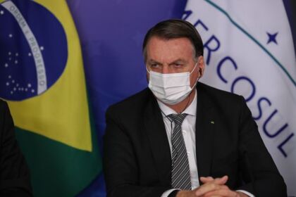 Bolsonaro convoca população para "dia de jejum e oração"