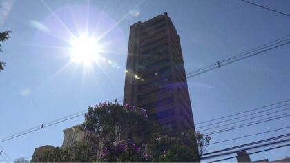 Criminosos escalam prédio de 17 andares para cometer furto
