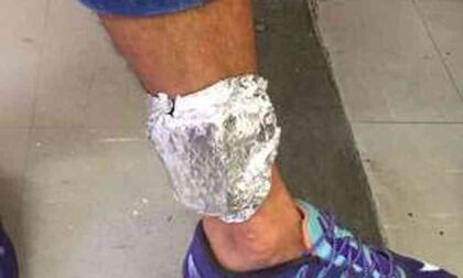 Suspeito com alumínio na tornozeleira tenta fugir da PM