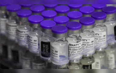 Adolescentes poderão receber vacina da Pfizer no Reino Unido