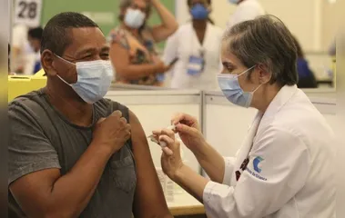 Brasil chega a 20% da população vacinada contra a covid-19
