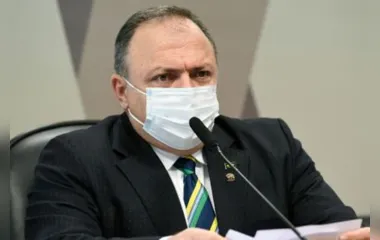 "Missão cumprida" diz Pazuello sobre demissão