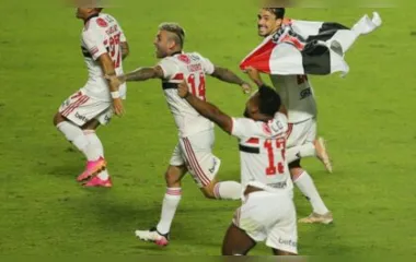 São Paulo vence Palmeiras por 2 a 0 e conquista o Campeonato