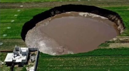 Cratera gigante ameaça engolir casas no México
