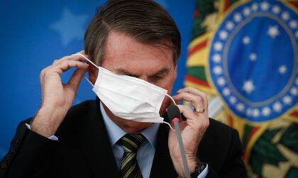Presidente quer desobrigar uso de máscaras em vacinados