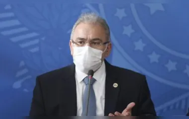Queiroga pretende retirar uso de máscaras até o fim do ano