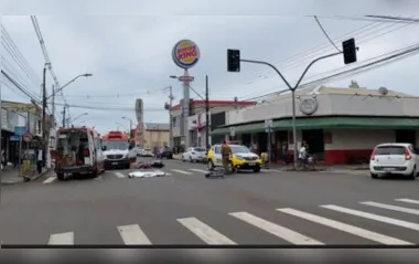 Câmeras flagram colisão entre ciclista e moto em Arapongas