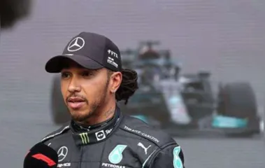 Hamilton é punido e larga em último na sprint race do GP