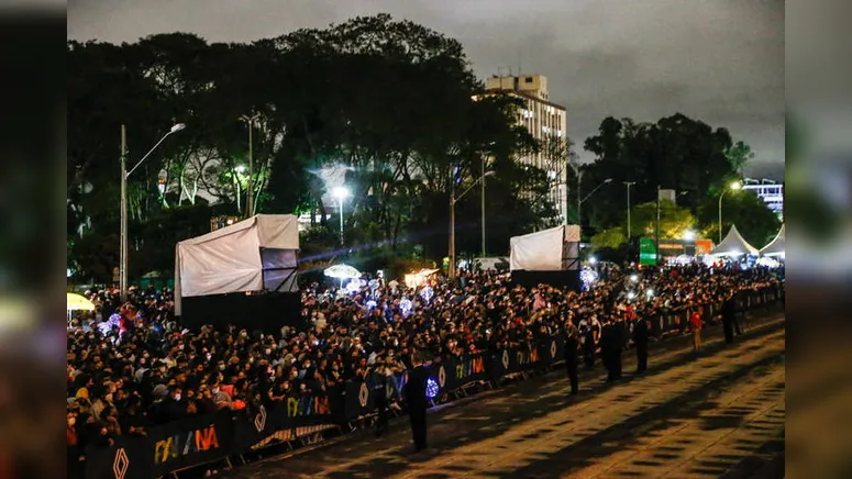 Natal no Palácio Iguaçu reúne milhares de pessoas - TNOnline