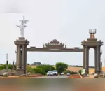 Portal turistico Cristo Acolhedor fica na saída para Jardim Alegre 