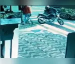 Vídeo flagra bandidos chegando em relojoaria de Apucarana
