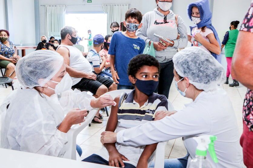 Apucarana inicia vacinação de crianças de 5 a 11 anos