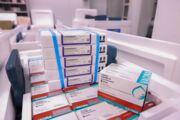 Paraná receberá quase 400 mil vacinas nesta segunda