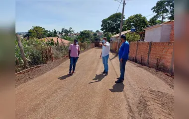 Prefeitura inicia asfaltamento na região da Vila Regina