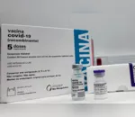 Paraná recebe 450 mil doses de vacina contra Covid-19