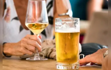 Estudo: consumo diário de cerveja diminui tamanho do cérebro