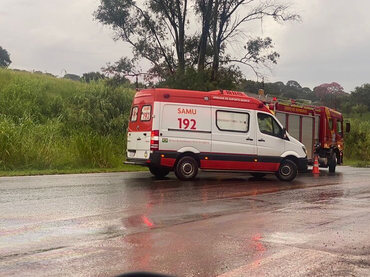 Acidente entre S10 e Gol deixa dois feridos em Apucarana