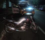Policiais encontram moto furtada no centro de Apucarana