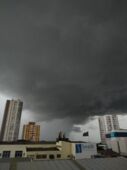 Tempo fechado em Apucarana: nuvens escuras chamam atenção
