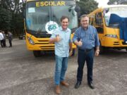 Apucarana recebe dois novos ônibus para a educação