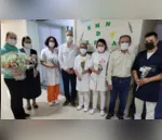 ACIA entrega flores no Materno Infantil para enfermeiros