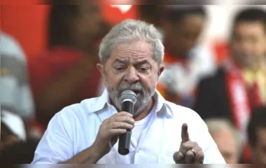 "Bolsonaro, seus dias estão contados", diz Lula em evento