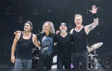 Metallica faz doação em dinheiro a entidade paranaense