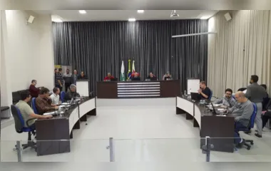Câmara de Apucarana aprova aumento de abono a servidores