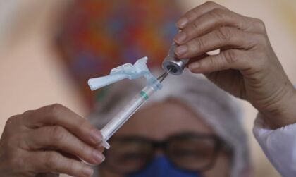 Brasil tem 41,5% da população total imunizada com a 3ª dose