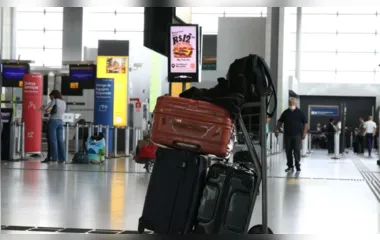 Bolsonaro veta retorno do despacho gratuito de bagagem em avião