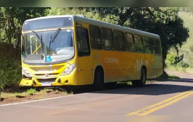 Ônibus do transporte coletivo de Londrina é abandonado no Vale do Ivaí