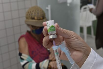 Na reta final da campanha, Saúde alerta para baixa cobertura vacinal contra gripe e sarampo