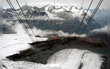 Derretimento de geleira muda fronteira entre Suíça e Itália; entenda