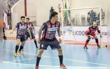 As equipes jogaram no Ginásio Antônio Lacerda Braga, em Medianeira, no oeste do Paraná