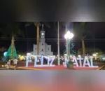 Letreiro "Feliz Natal" foi acesso na Praça Rui Barbosa