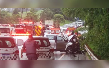 Caminhonete colide contra viatura e causa a morte de dois policiais
