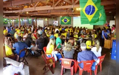 Em 2018, bares de Apucarana ficaram lotados durante jogos da Seleção Brasileira na Copa