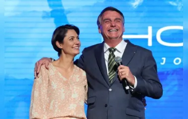 Michelle nega que Bolsonaro tenha ido para hospital com dor abdominal