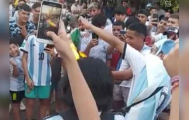 A ação ocorreu durante as comemorações da conquista do tricampeonato mundial da Argentina