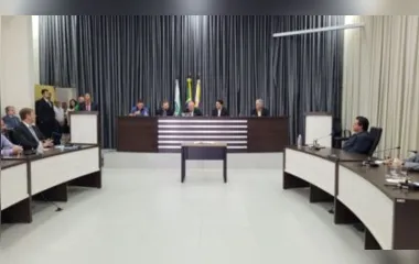 A sessão de posse foi dirigida inicialmente pelo então presidente Franciley Preto Godói Poim (PSD)