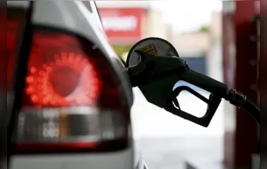 Gasolina volta a ficar mais cara em Apucarana, acima dos R$ 5