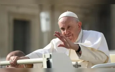 'Homossexualidade não é crime', afirma Papa Francisco em entrevista
