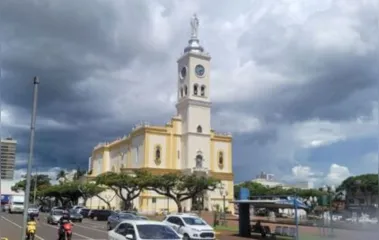 Pintura da Catedral de Apucarana avançou nas últimas semanas