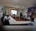 A reunião técnica no salão nobre contou com a equipe da Sanepar e da Prefeitura de Ivaiporã
