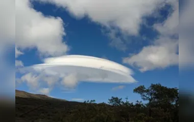 Observadores confundiram nuvens com óvnis no Havaí