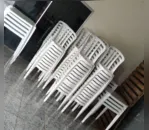 Cadeiras de plástico foram furtadas de empresário