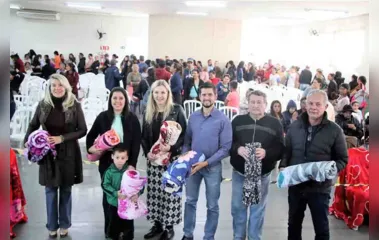 Prefeitura de Ivaiporã entrega 800 cobertores a família carentes