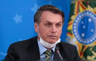 Justiça de SP manda bloquear meio milhão em contas de Bolsonaro