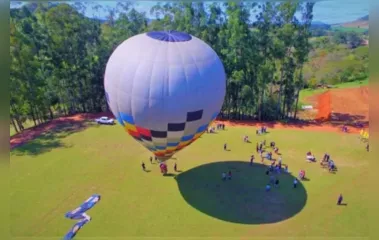 Festival de balonismo colore os céus de Rio Branco do Ivaí; vídeo